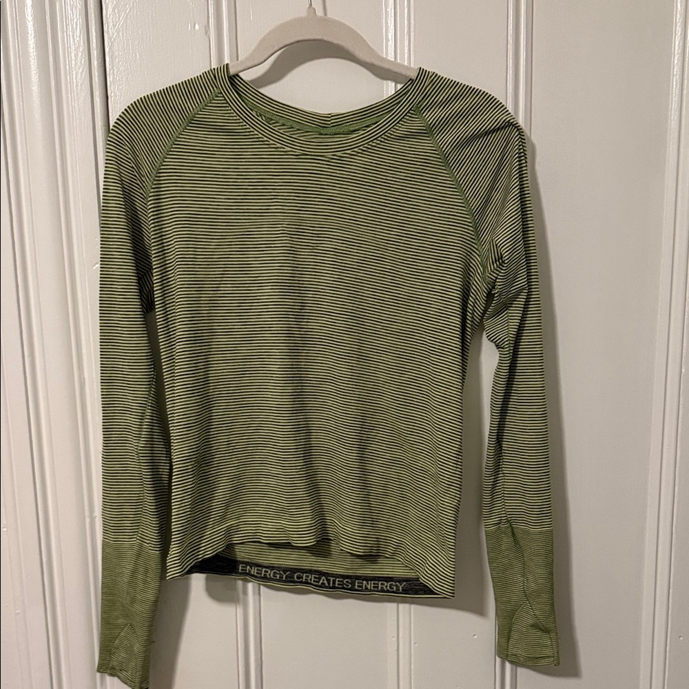 Lululemon workout top